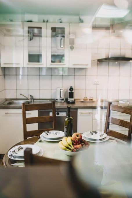 Marjan Hill 3-Br Apt,5 Guests Private Garden Near Beach Σπλιτ Εξωτερικό φωτογραφία
