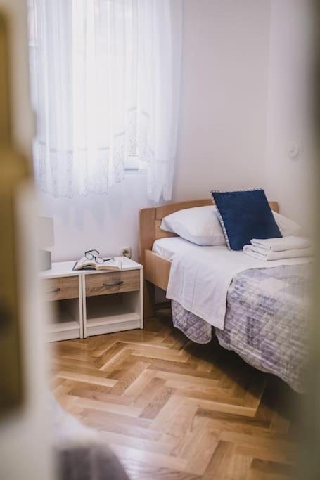 Marjan Hill 3-Br Apt,5 Guests Private Garden Near Beach Σπλιτ Εξωτερικό φωτογραφία