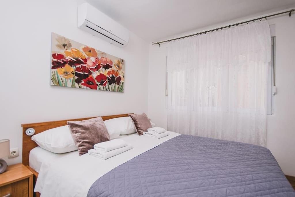 Marjan Hill 3-Br Apt,5 Guests Private Garden Near Beach Σπλιτ Εξωτερικό φωτογραφία