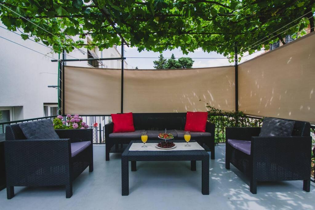 Marjan Hill 3-Br Apt,5 Guests Private Garden Near Beach Σπλιτ Εξωτερικό φωτογραφία