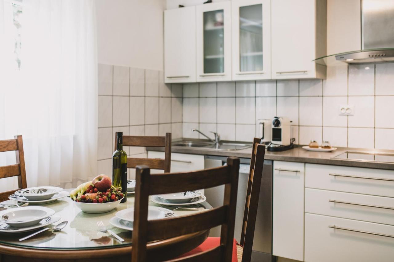 Marjan Hill 3-Br Apt,5 Guests Private Garden Near Beach Σπλιτ Εξωτερικό φωτογραφία