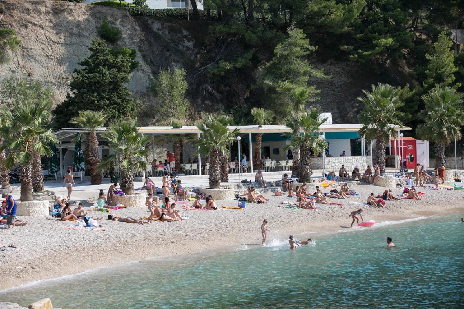 Marjan Hill 3-Br Apt,5 Guests Private Garden Near Beach Σπλιτ Εξωτερικό φωτογραφία